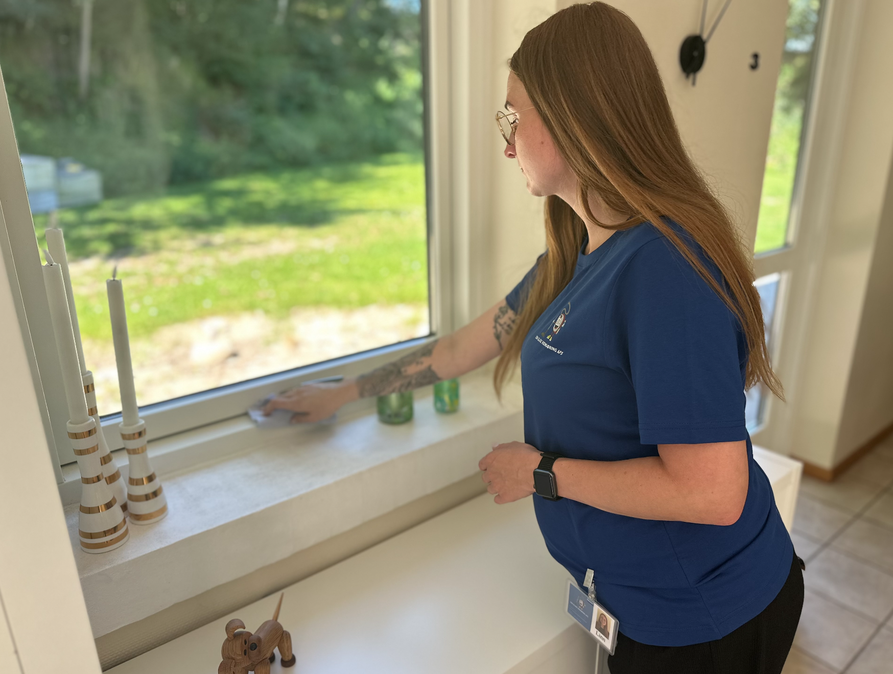 Aftørring af vindueskarm